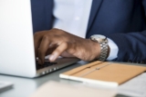 Ouvrir un compte pro en ligne : quelle est la meilleure banque en ligne pour professionnels ?